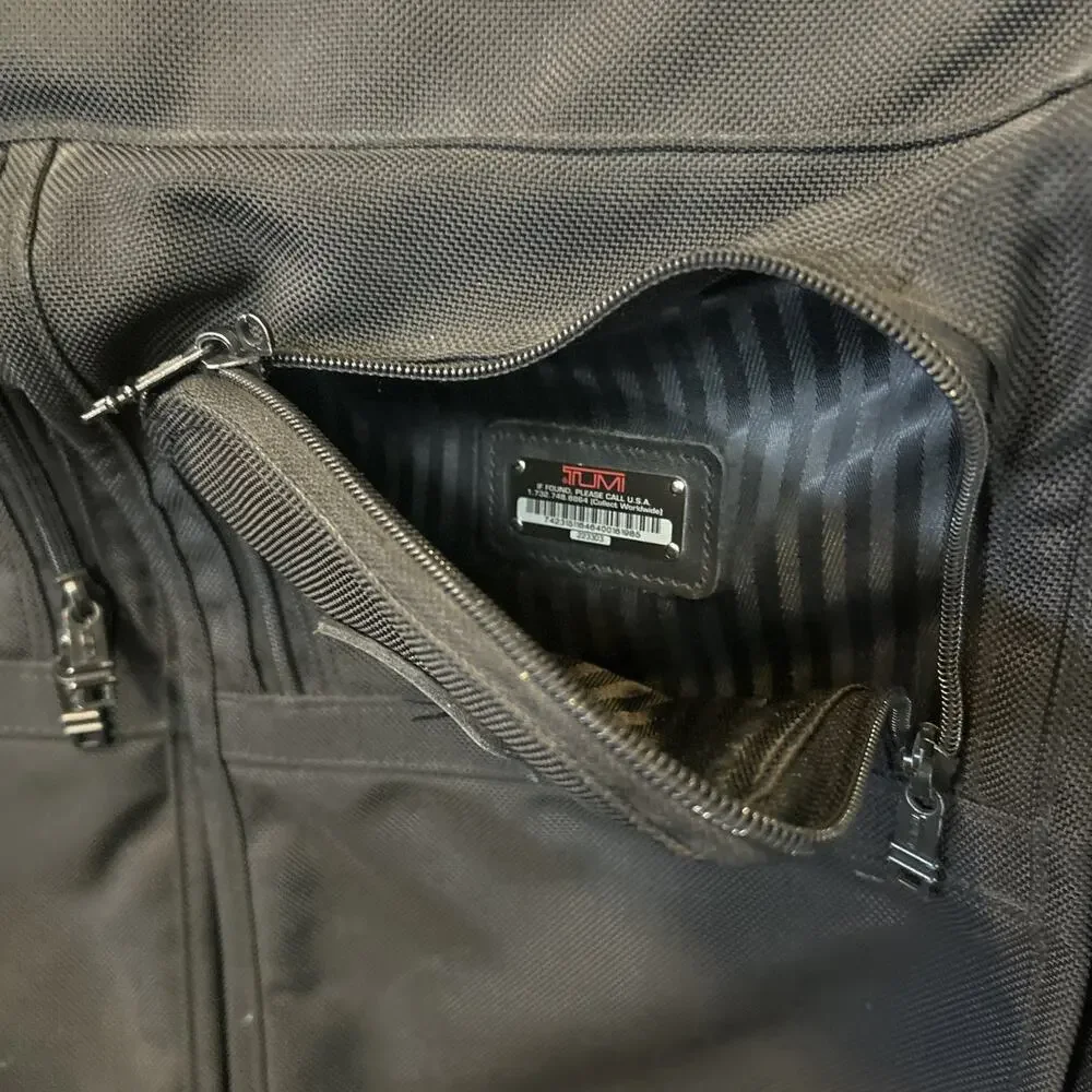 TUMI Alpha 22